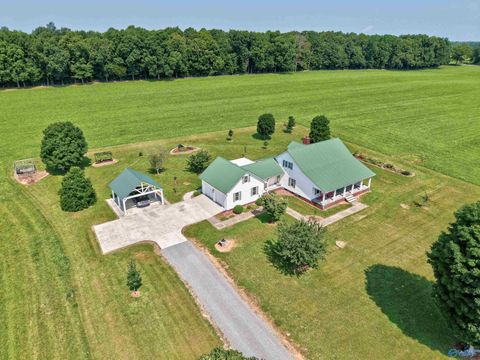 Homes For Sale - 214 Camargo Road<br/> Fayetteville, TN 37334