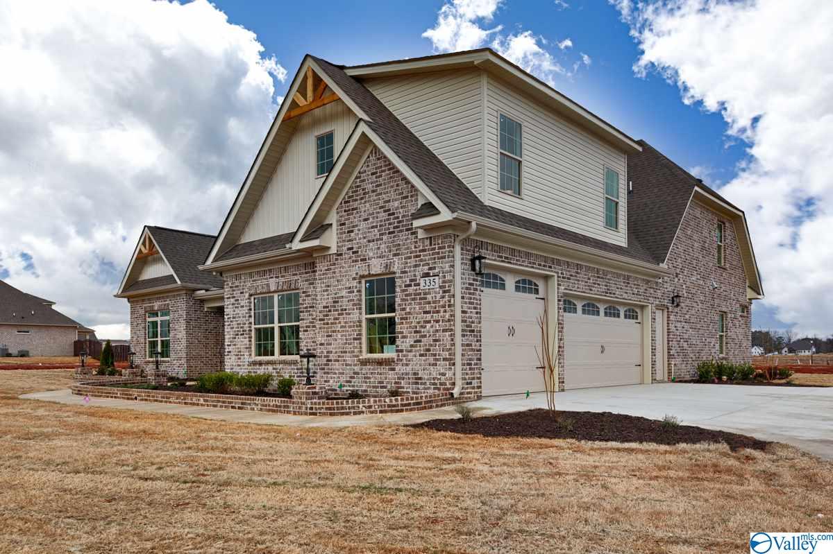 335 Kendallwood Drive, Meridianville, Alabama image 2