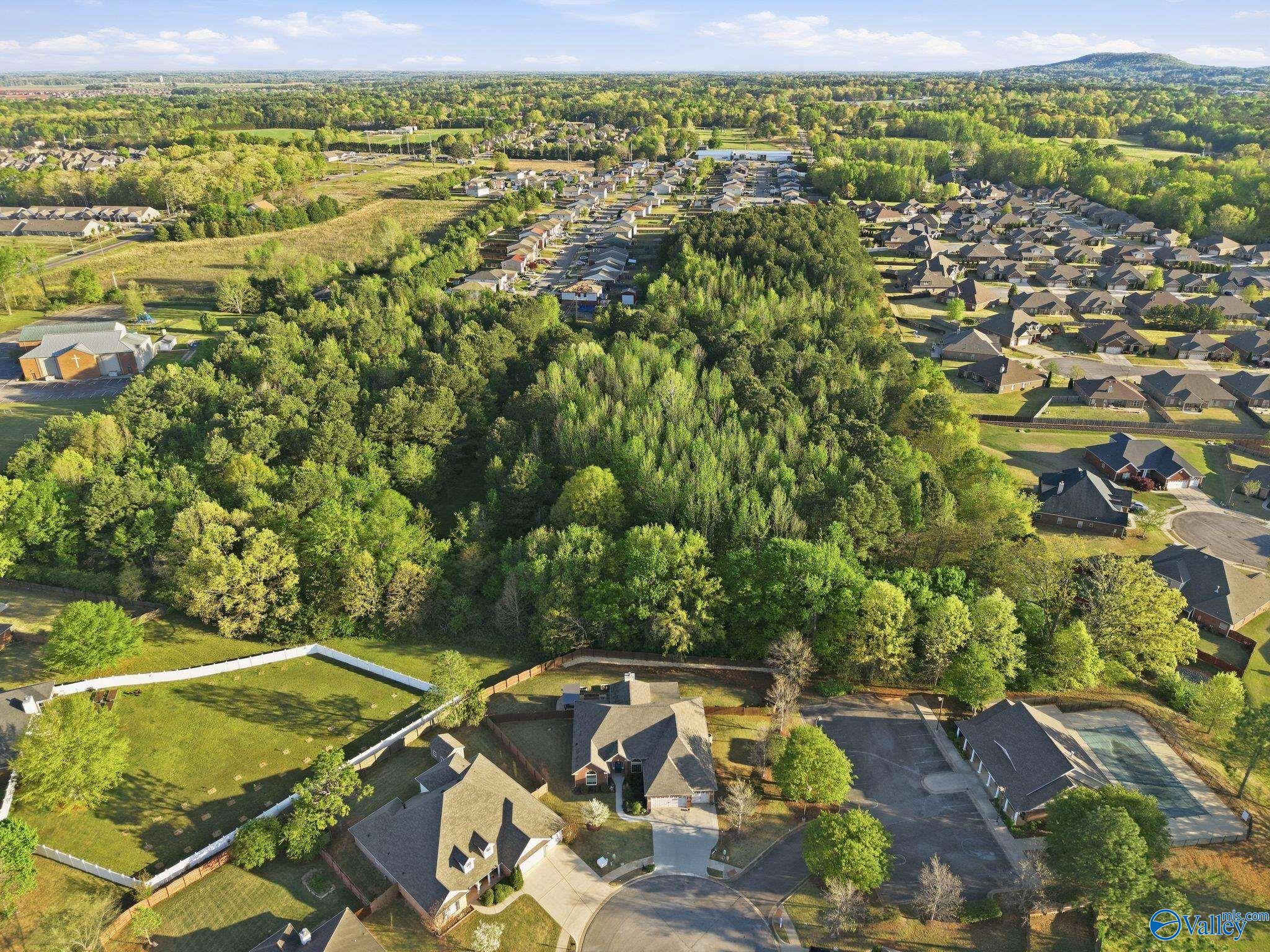 216 North Mossy Creek Circle NW