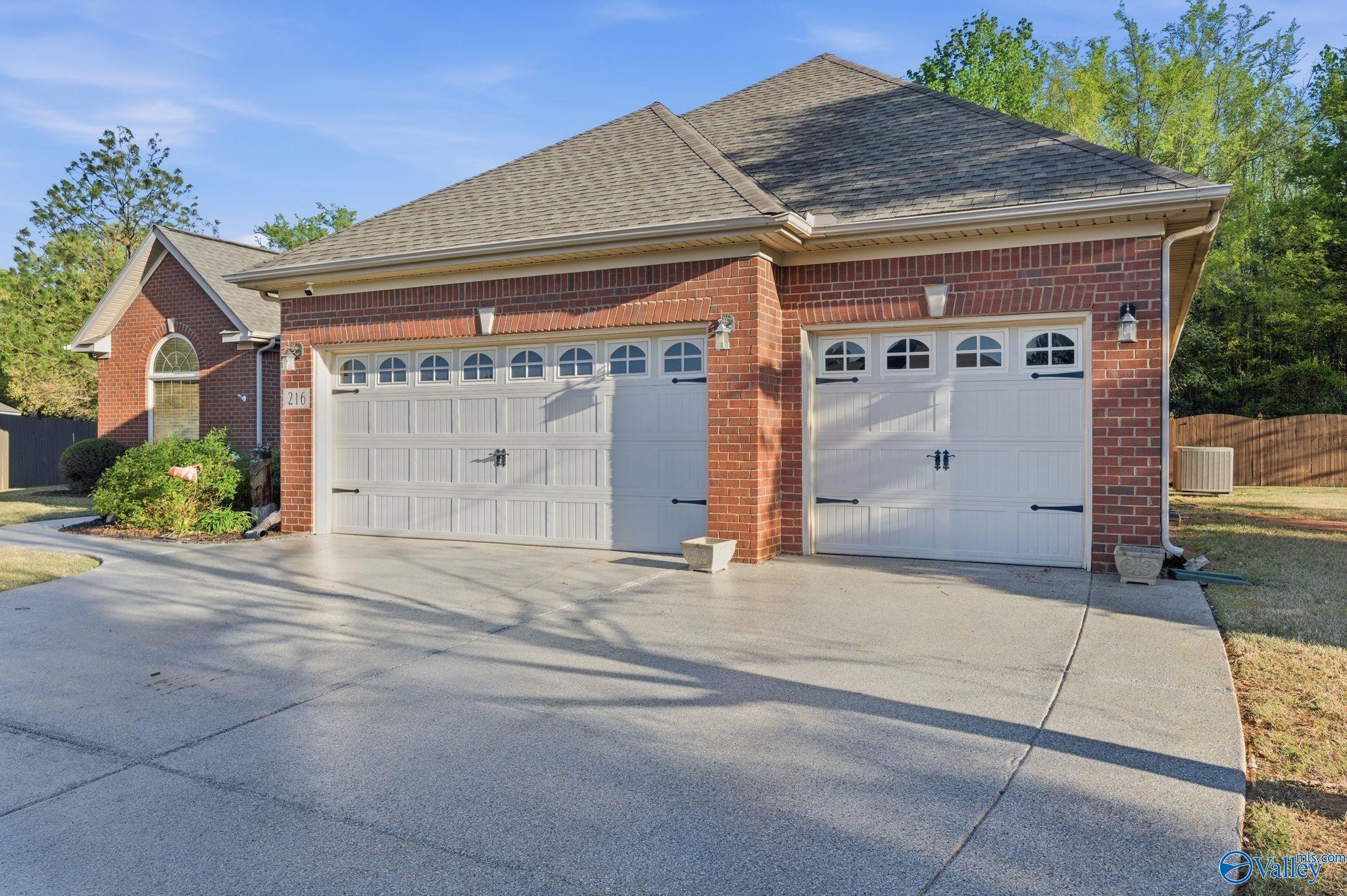 216 North Mossy Creek Circle NW