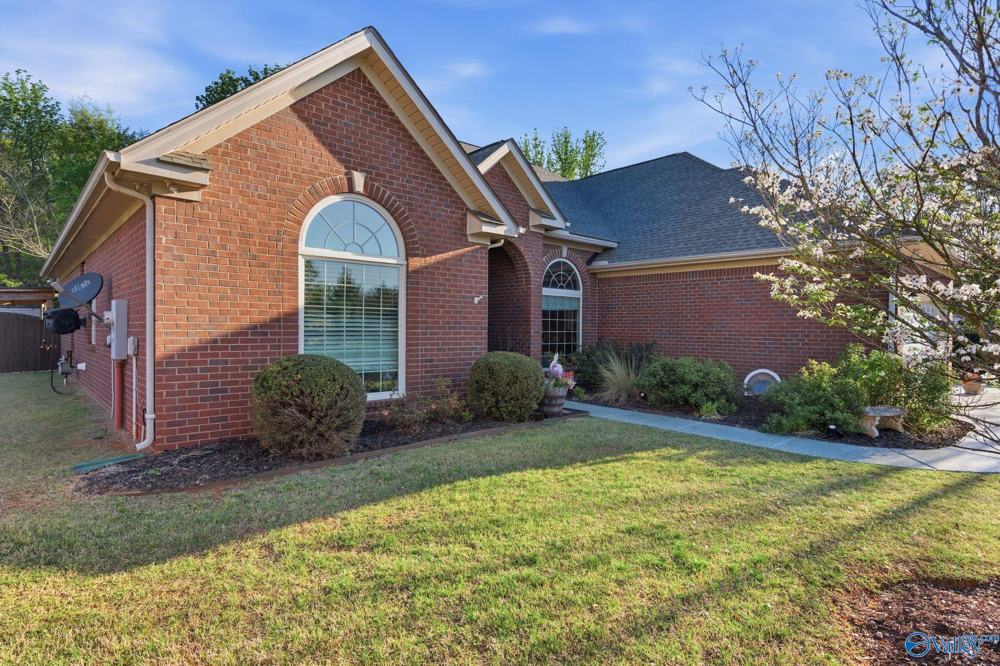 216 North Mossy Creek Circle NW