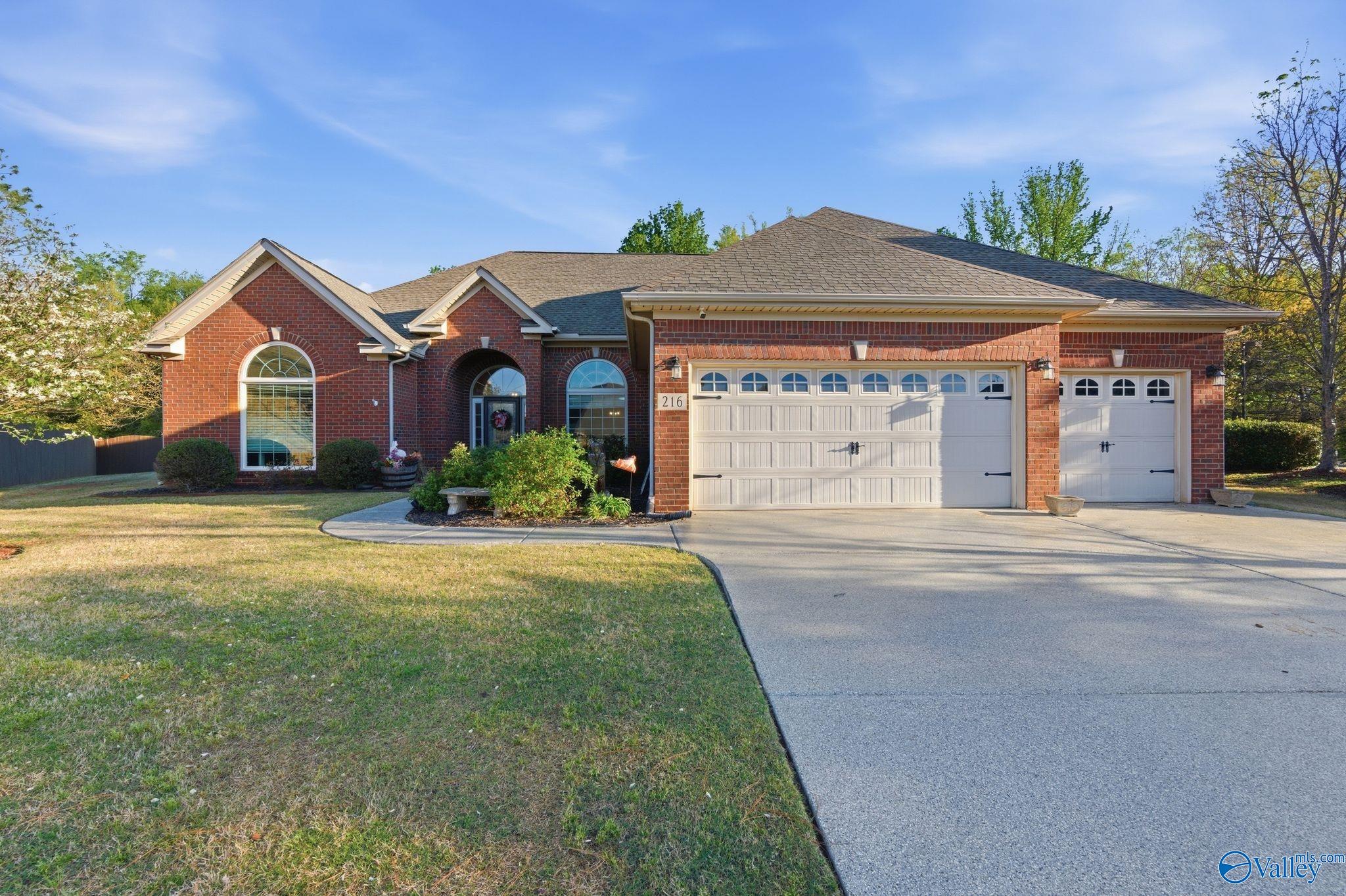 216 North Mossy Creek Circle NW