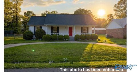 Homes For Rent - 314 Beverly Street<br/> Scottsboro, AL 35768