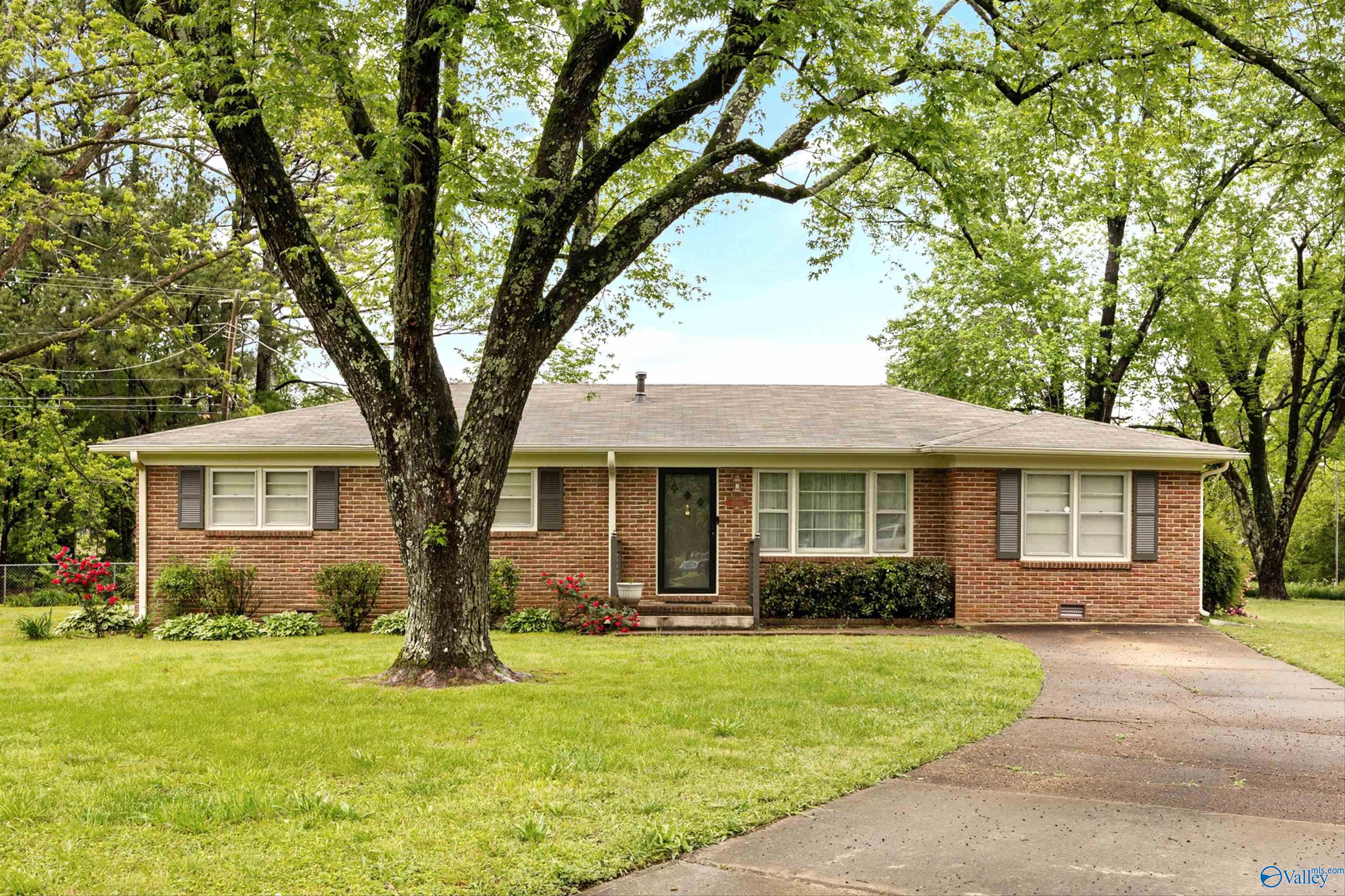 3500 Crestmore Circle, Huntsville, Alabama image 2