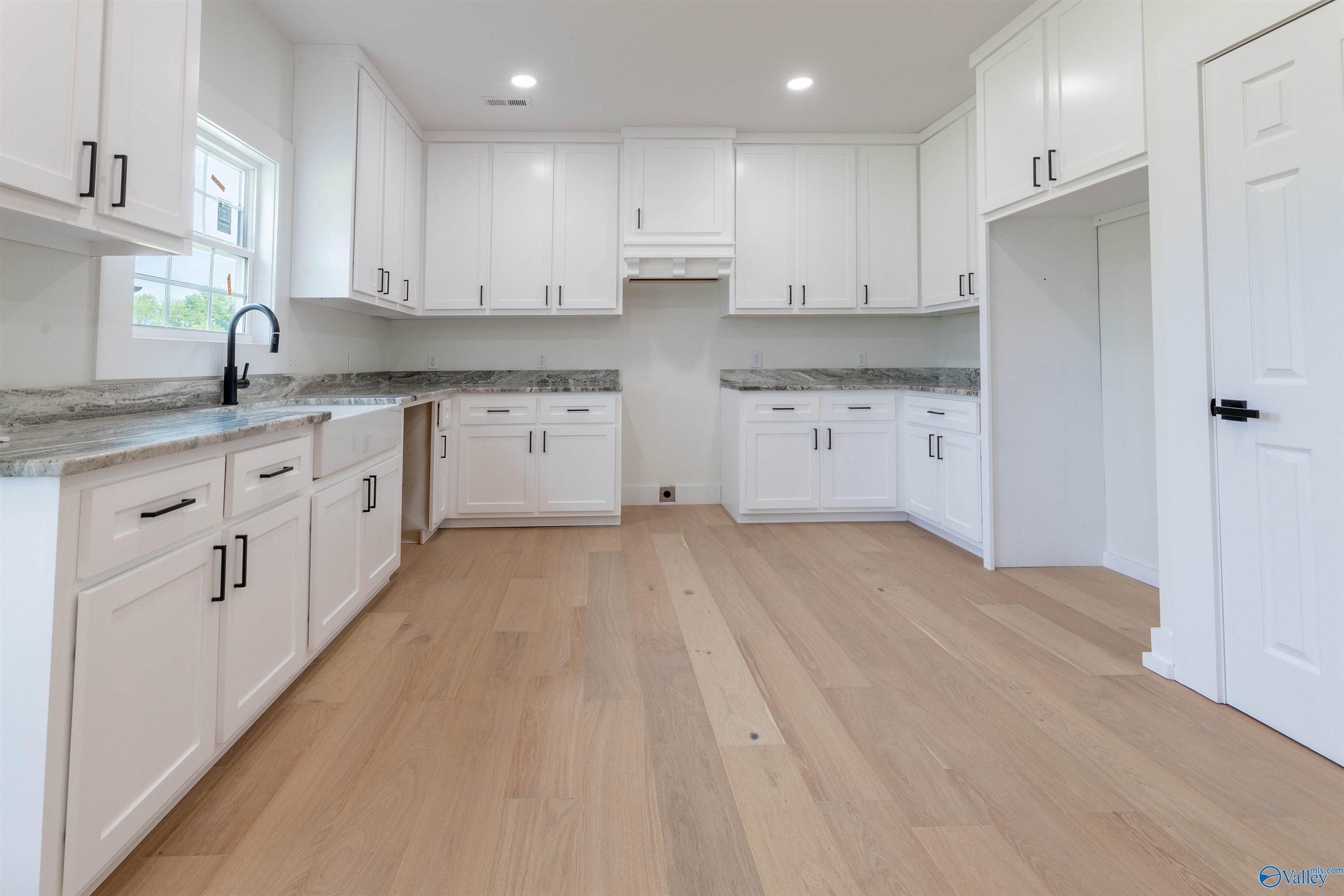 2079 Thomason Road, Albertville, Alabama image 19
