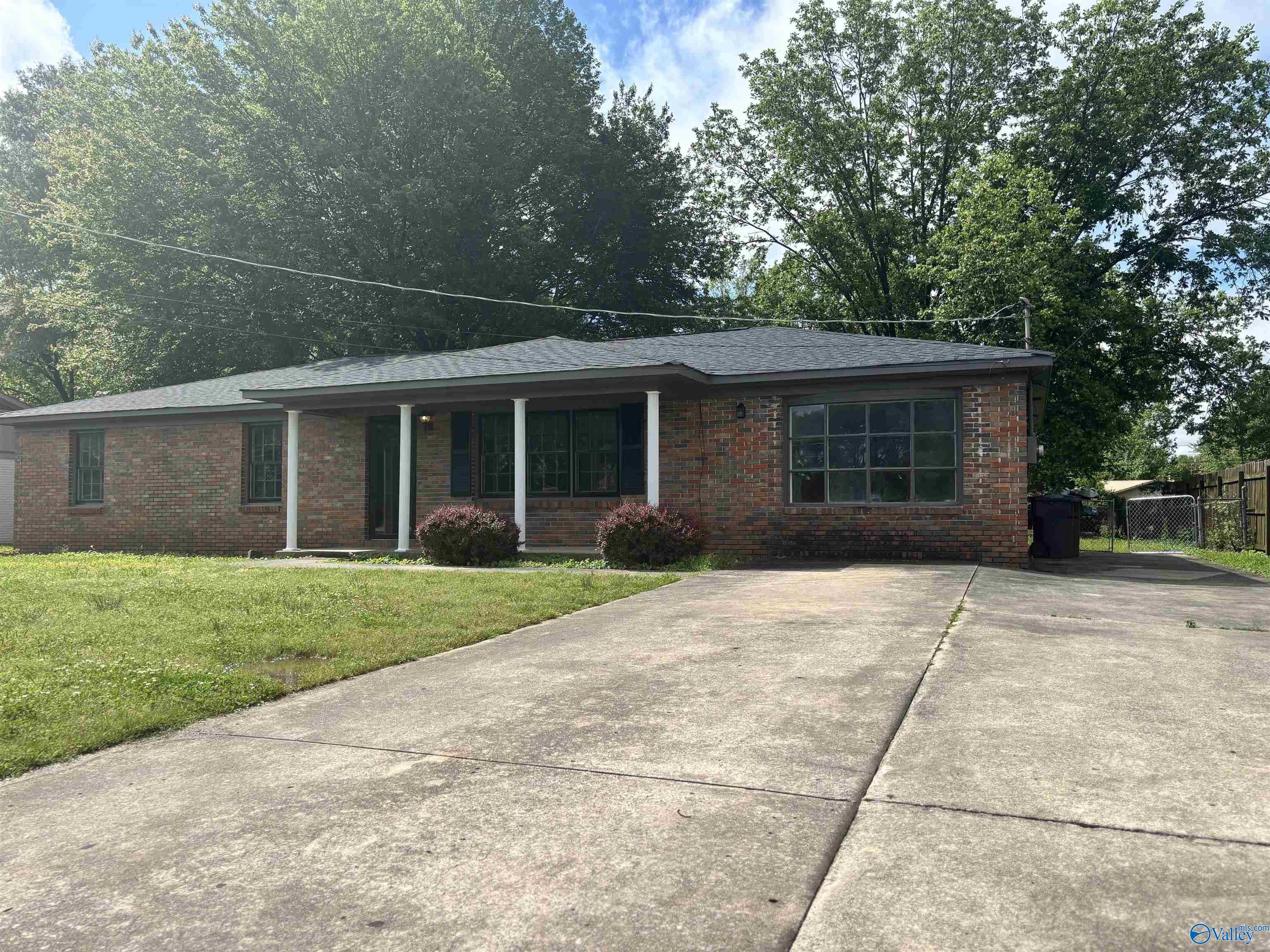 2205 8th Street, Decatur, Alabama image 1