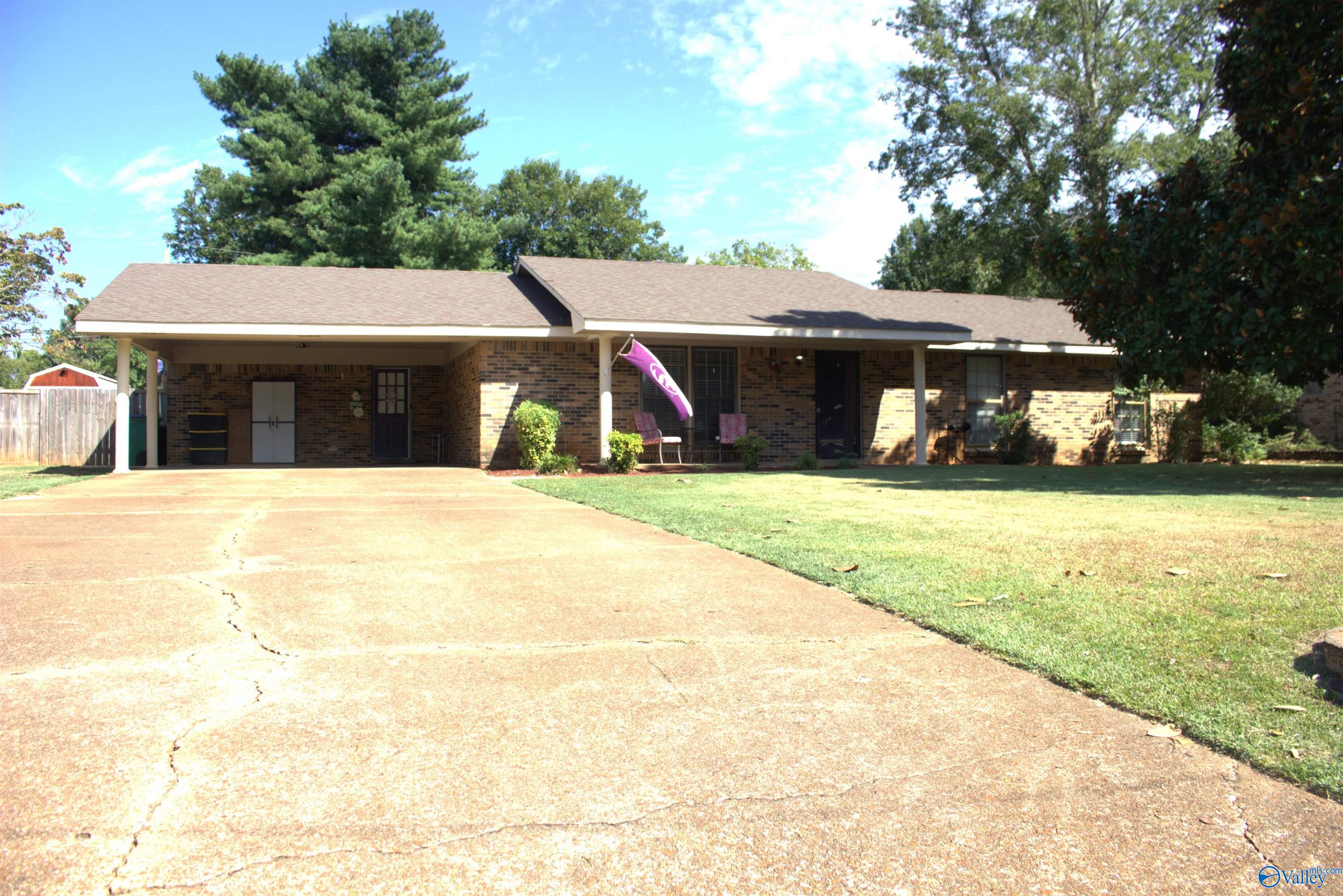 1411 Windsor Drive, Tuscumbia, Alabama image 2