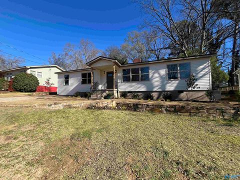 Homes For Sale - 1921 Lookout Street<br/> Etowah County, Gadsden, AL 35904