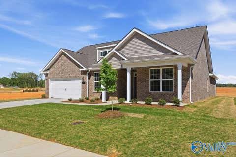 Homes For Sale - 902 Ronnie Drive<br/> Hartselle, AL 35640