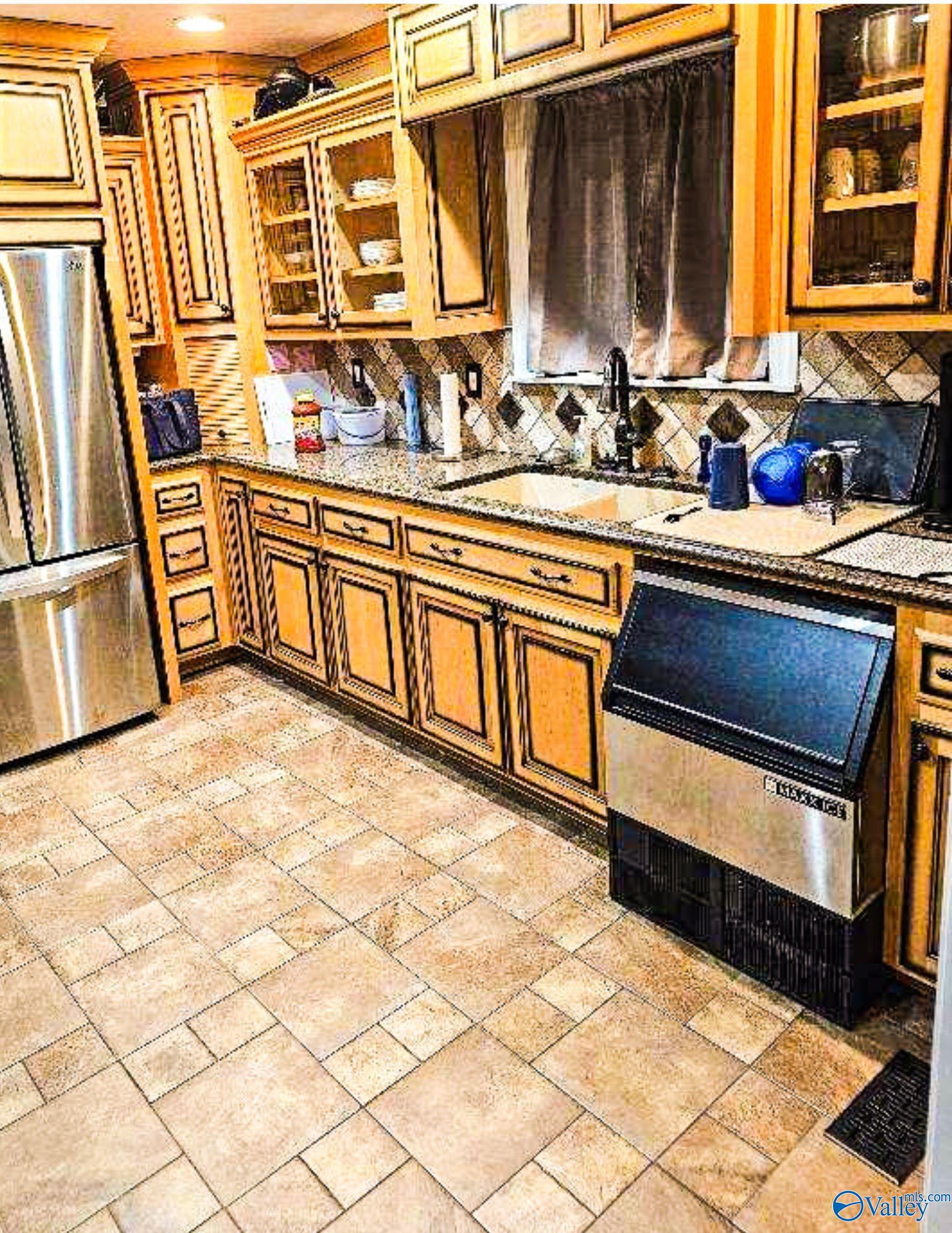 255 Yancey Drive, Hokes Bluff, Alabama image 12