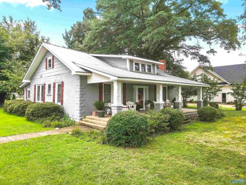 Photo of 1247 East Main Street, Albertville, AL 35951 (MLS # 21911638)