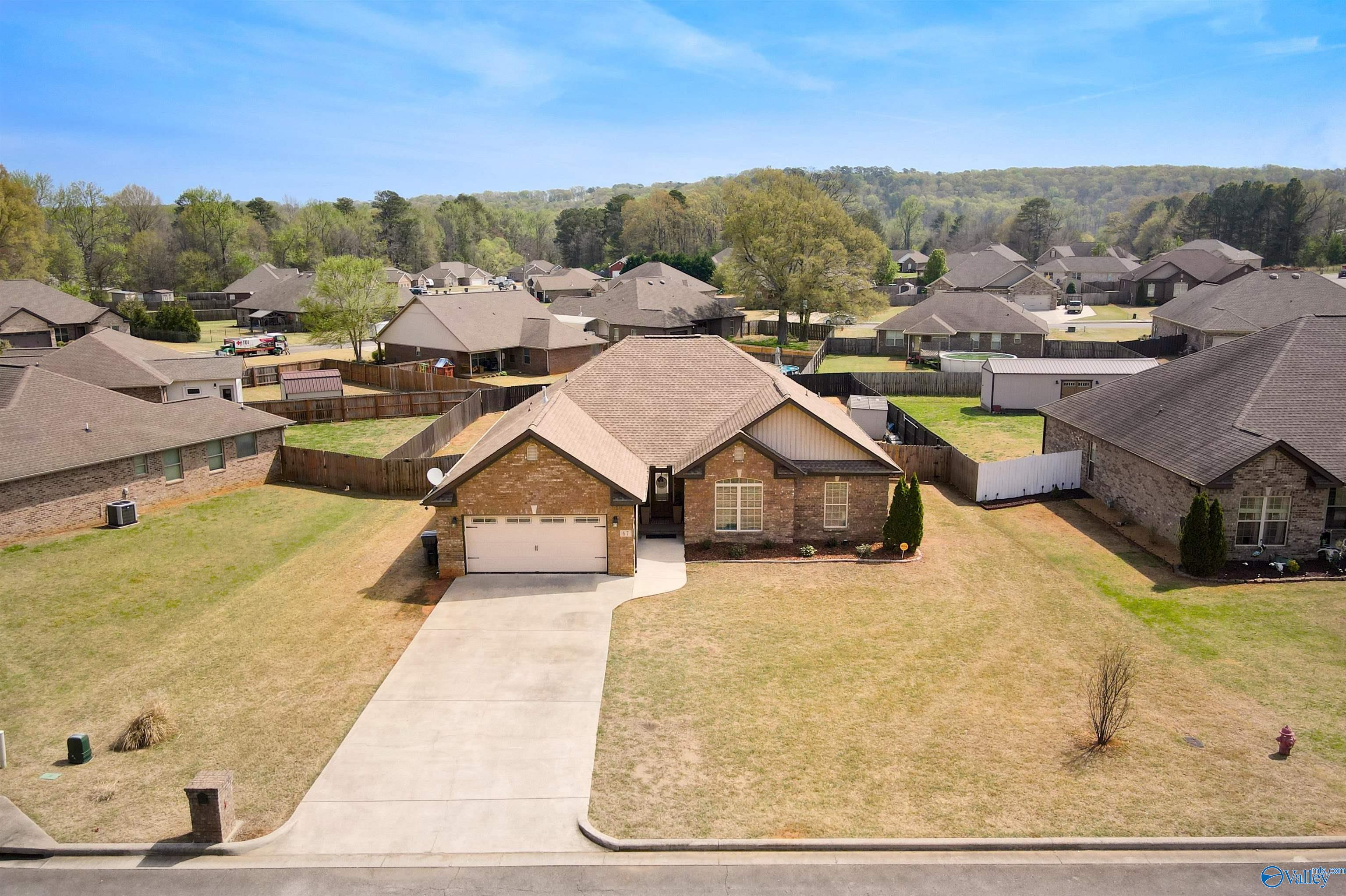 67 Oxford Lane, Decatur, Alabama image 2