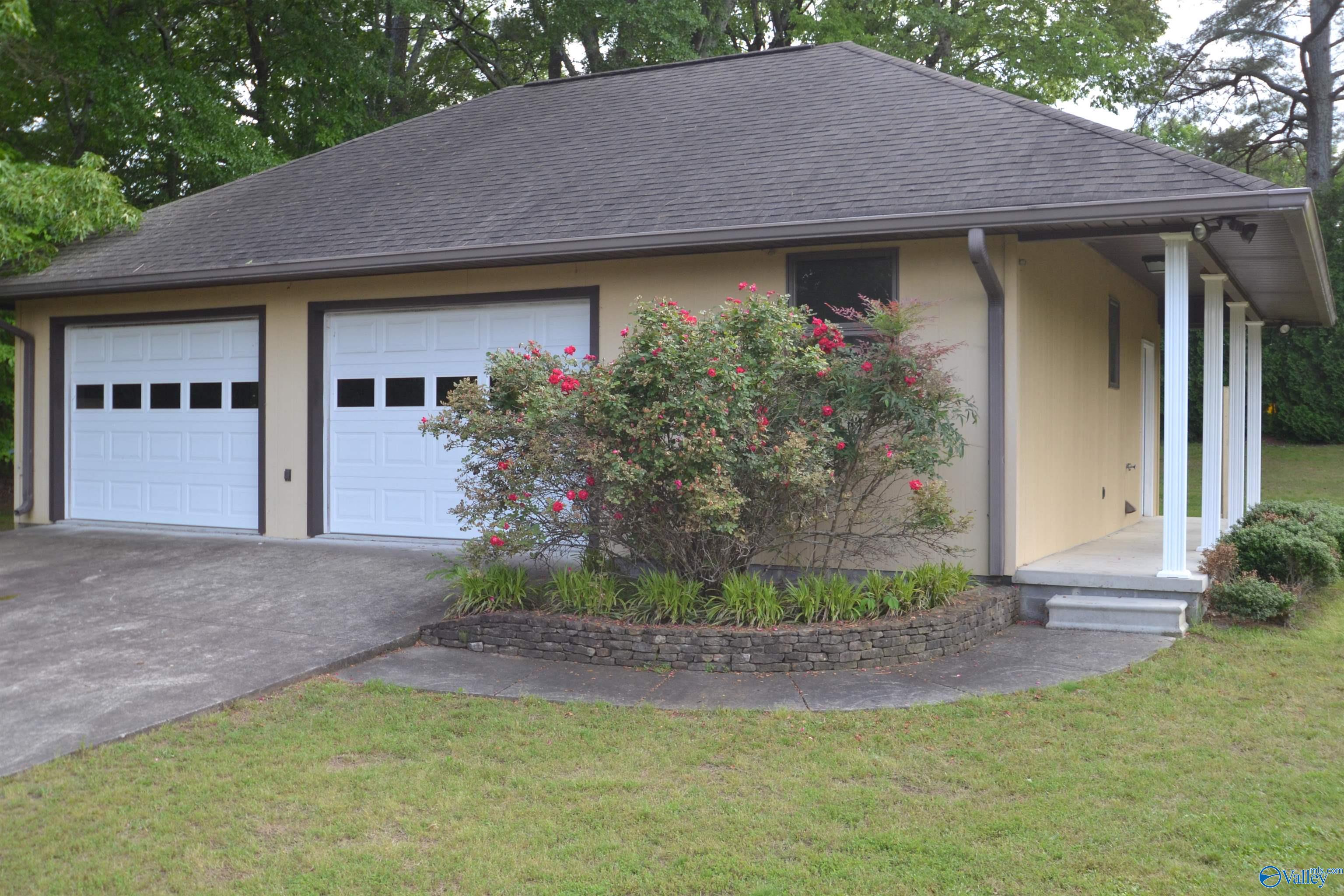 205 Collier Drive, Albertville, Alabama image 2