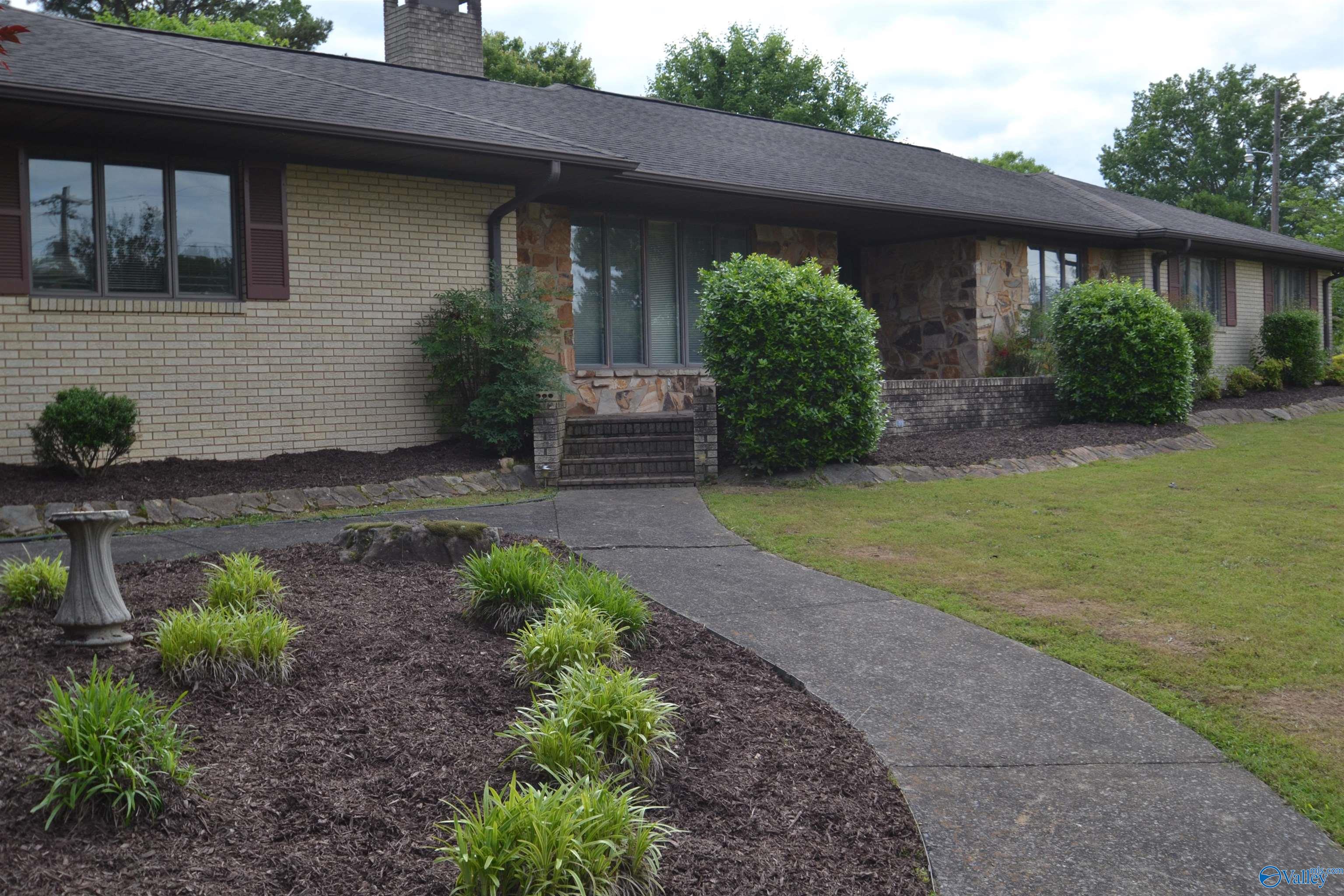 205 Collier Drive, Albertville, Alabama image 1