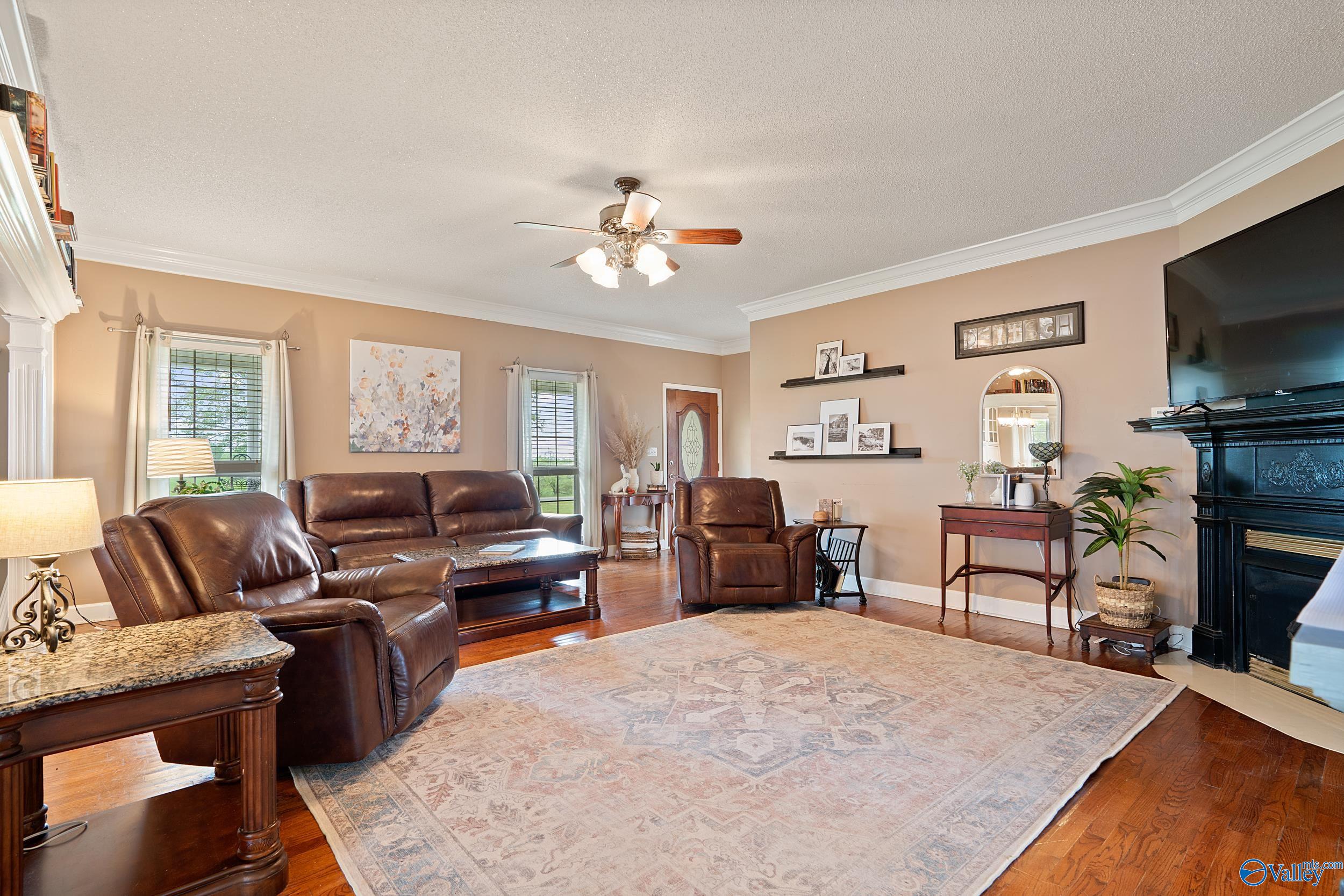 800 Horseshoe Bend Road, Scottsboro, Alabama image 3