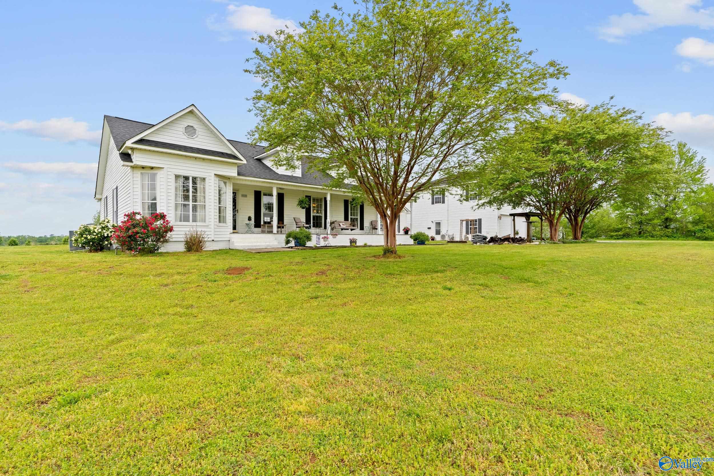800 Horseshoe Bend Road, Scottsboro, Alabama image 2