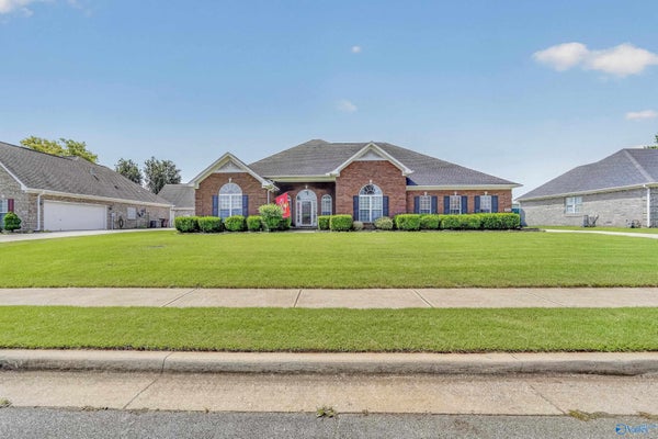 29562 THUNDERPAW DR, HARVEST, AL 35749 - Image 0cc180fe7fe6dcd07ada39ae9d09f7b7/3947813169
