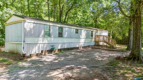 Mobile Home For Sale - 176 W Kerri Lane<br/> Boaz, AL 35956