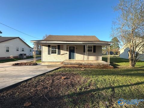 Photo of 131 Wilson Mann Road, Owens Cross Roads, AL 35763 (MLS # 21912185)