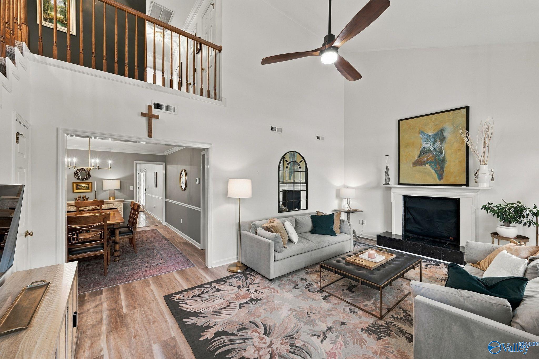 260 W Lake Circle