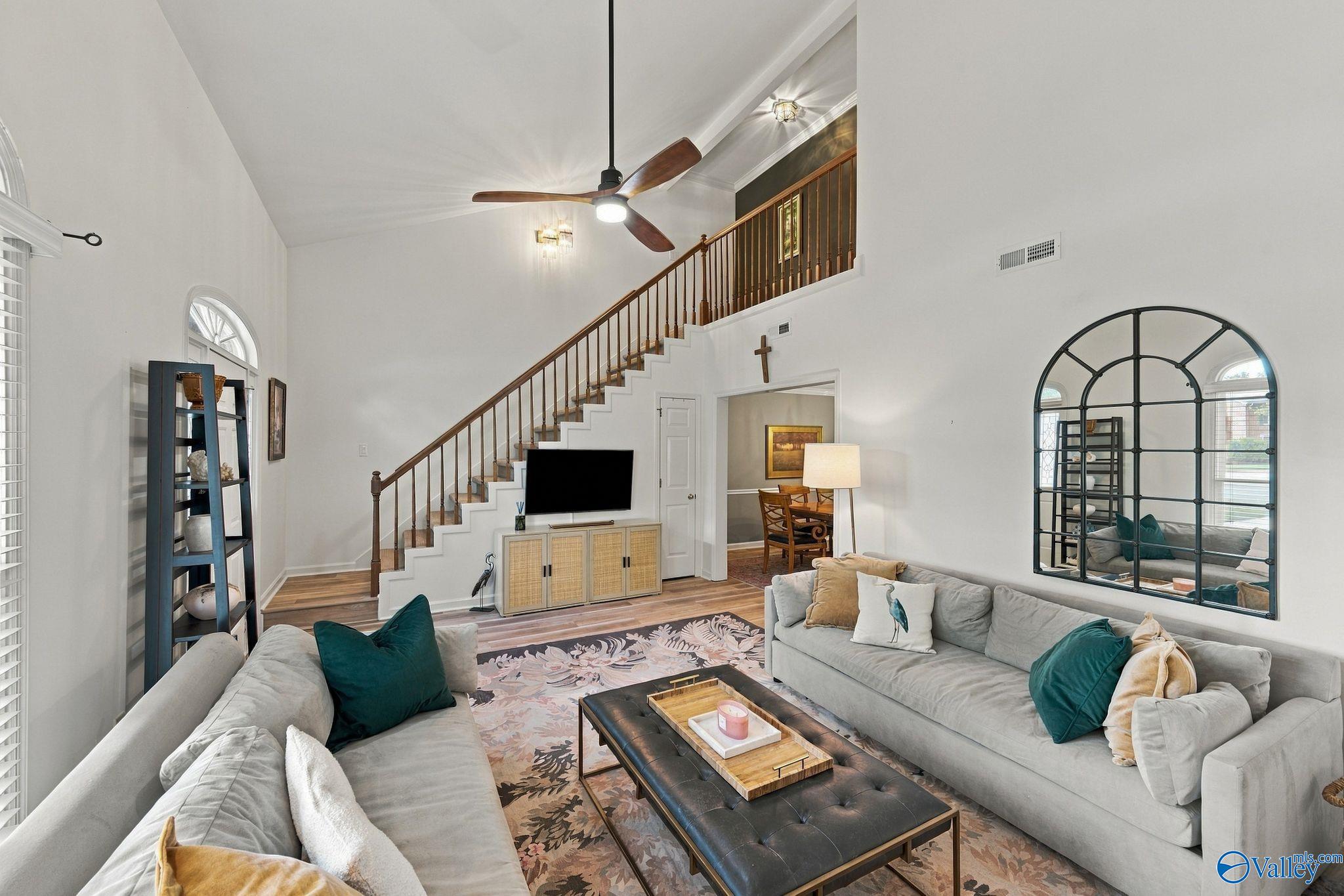 260 W Lake Circle