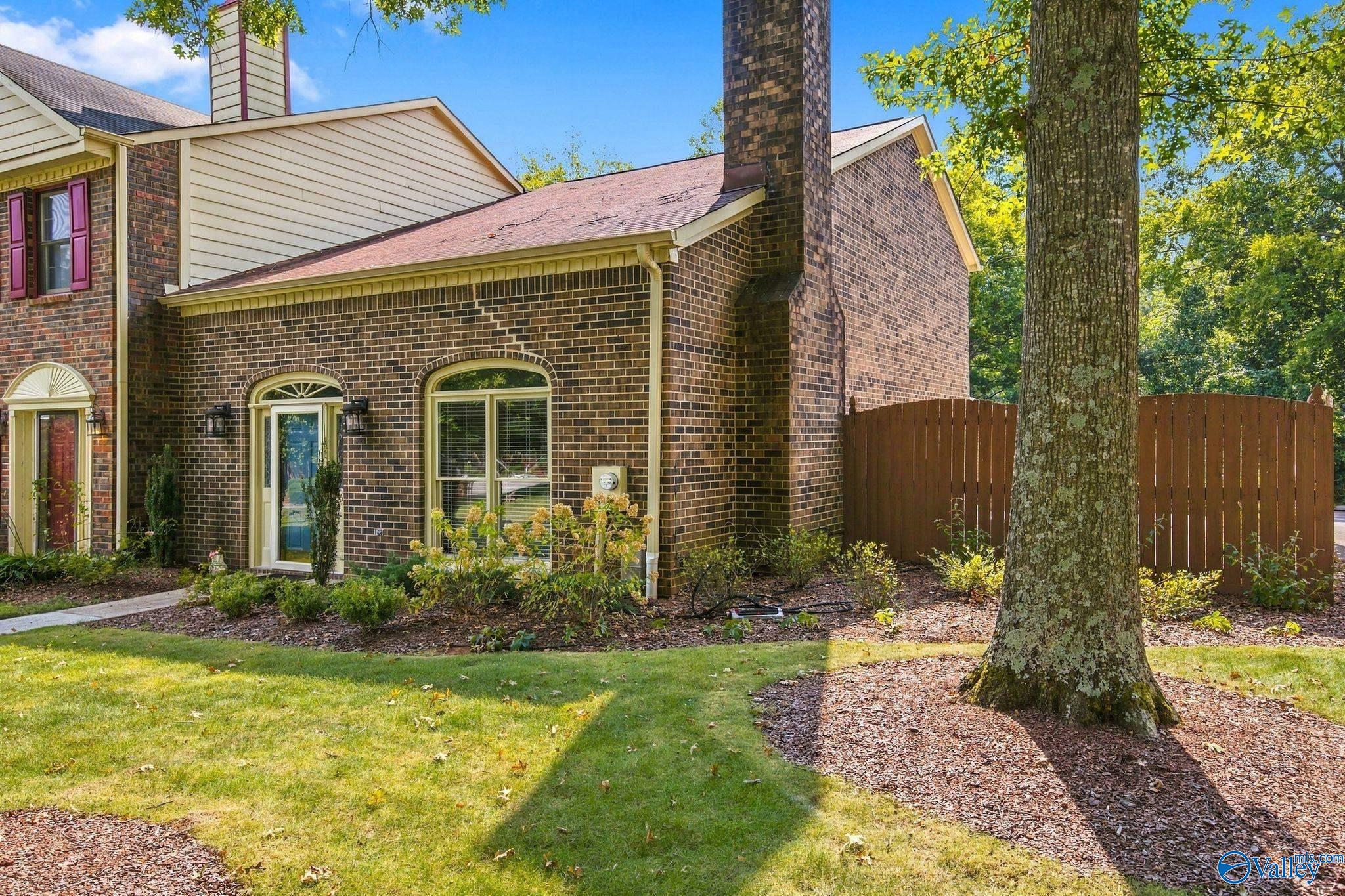 260 W Lake Circle