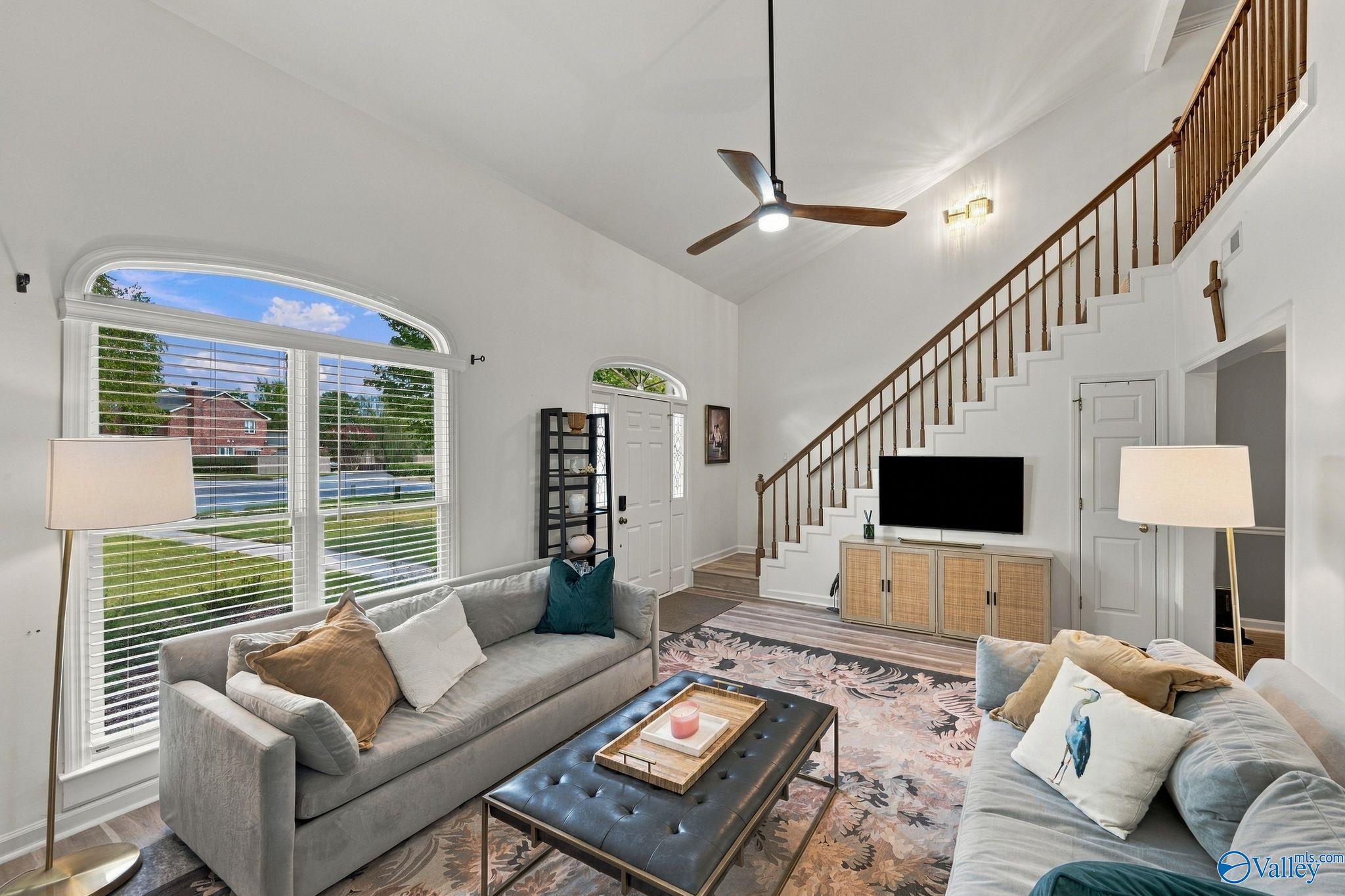 260 W Lake Circle