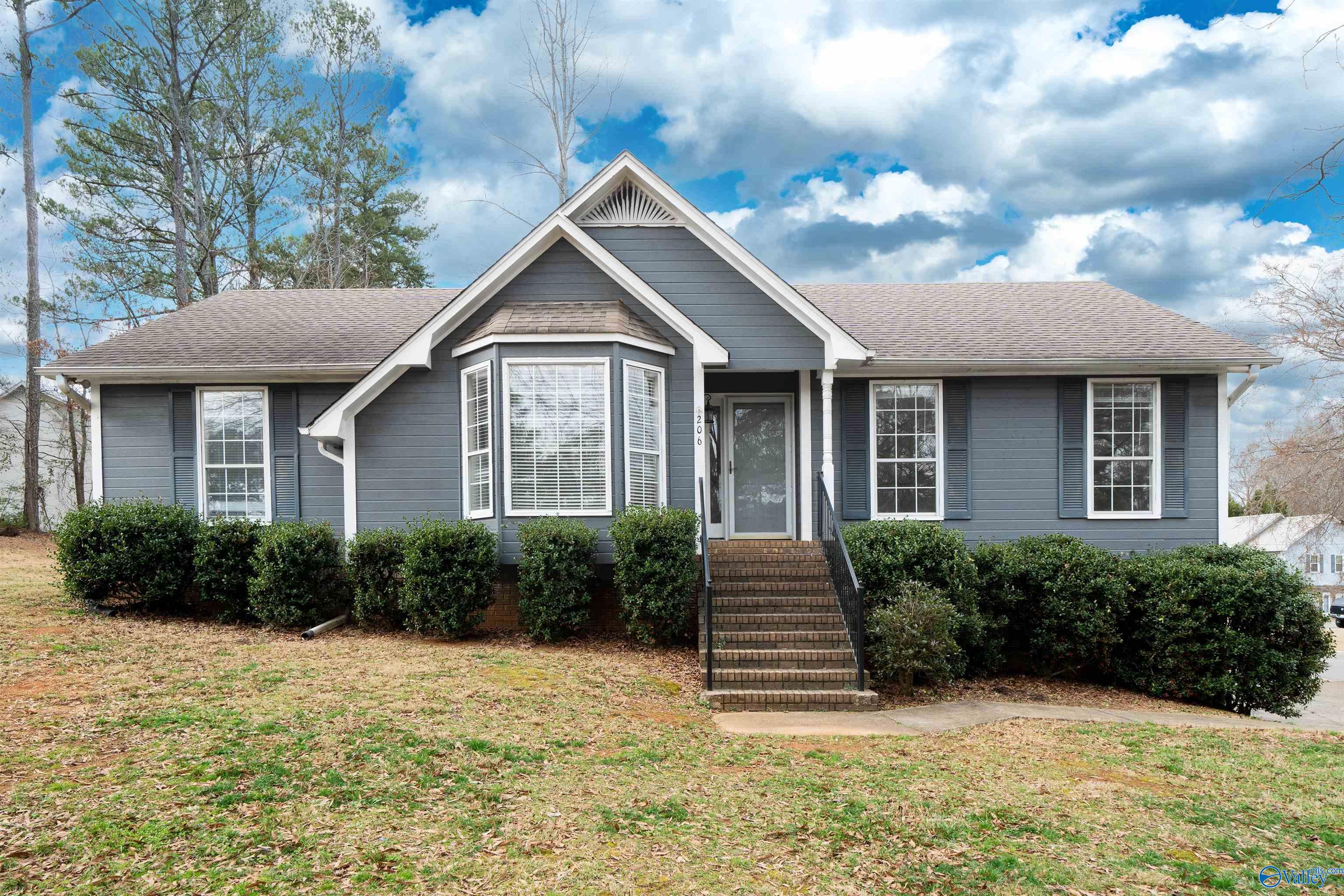 206 Majestic Pines Lane, Trussville, Alabama image 2