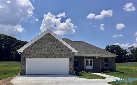 Photo of 200 Skyview Circle, Muscle Shoals, AL 35661 (MLS # 21905429)