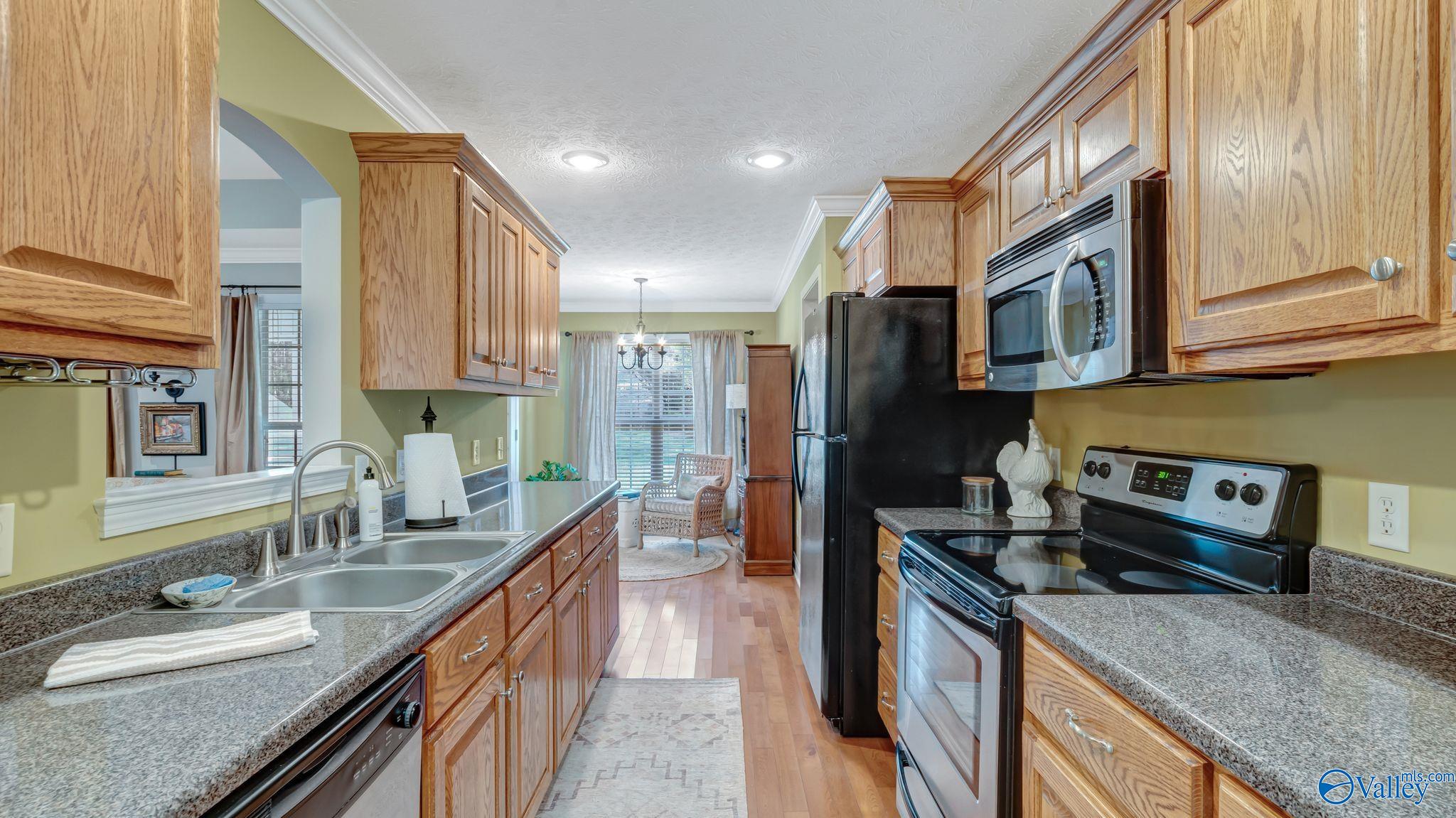 332 Bow Range Road, Guntersville, Alabama image 13