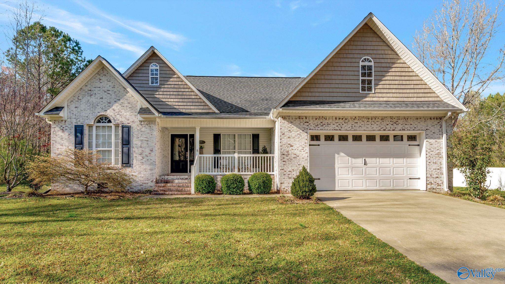 332 Bow Range Road, Guntersville, Alabama image 1