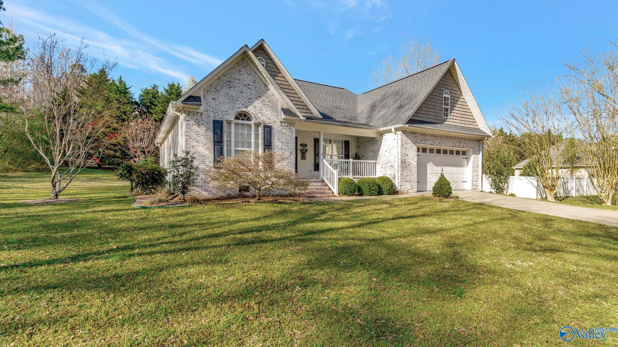 332 Bow Range Road, Guntersville, Alabama image 2