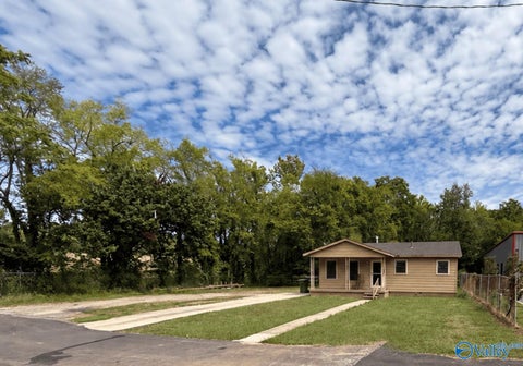 Homes For Sale - 232 Bailes Street<br/> Huntsville, AL 35805