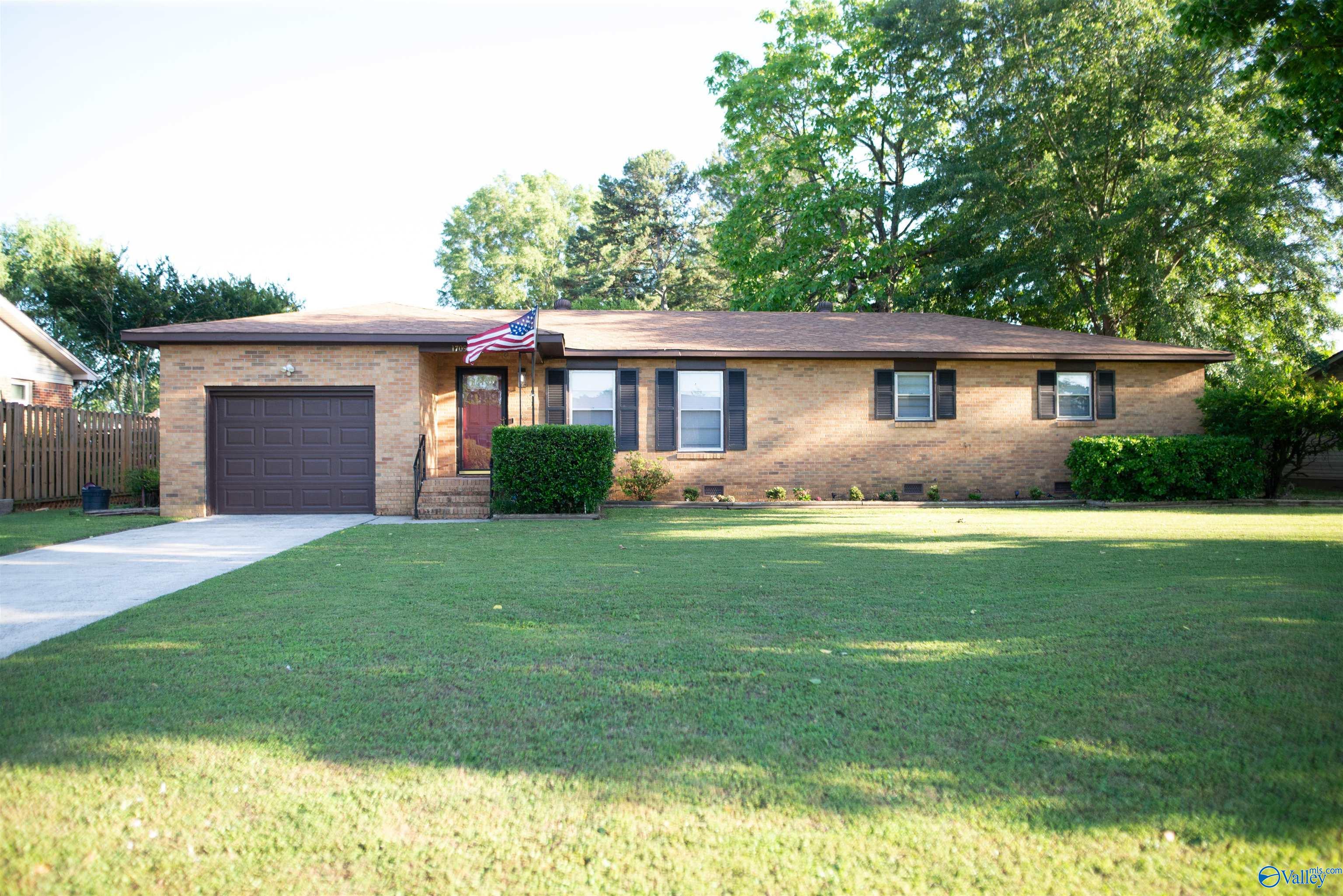 1709 Iris St, Decatur, Alabama image 1