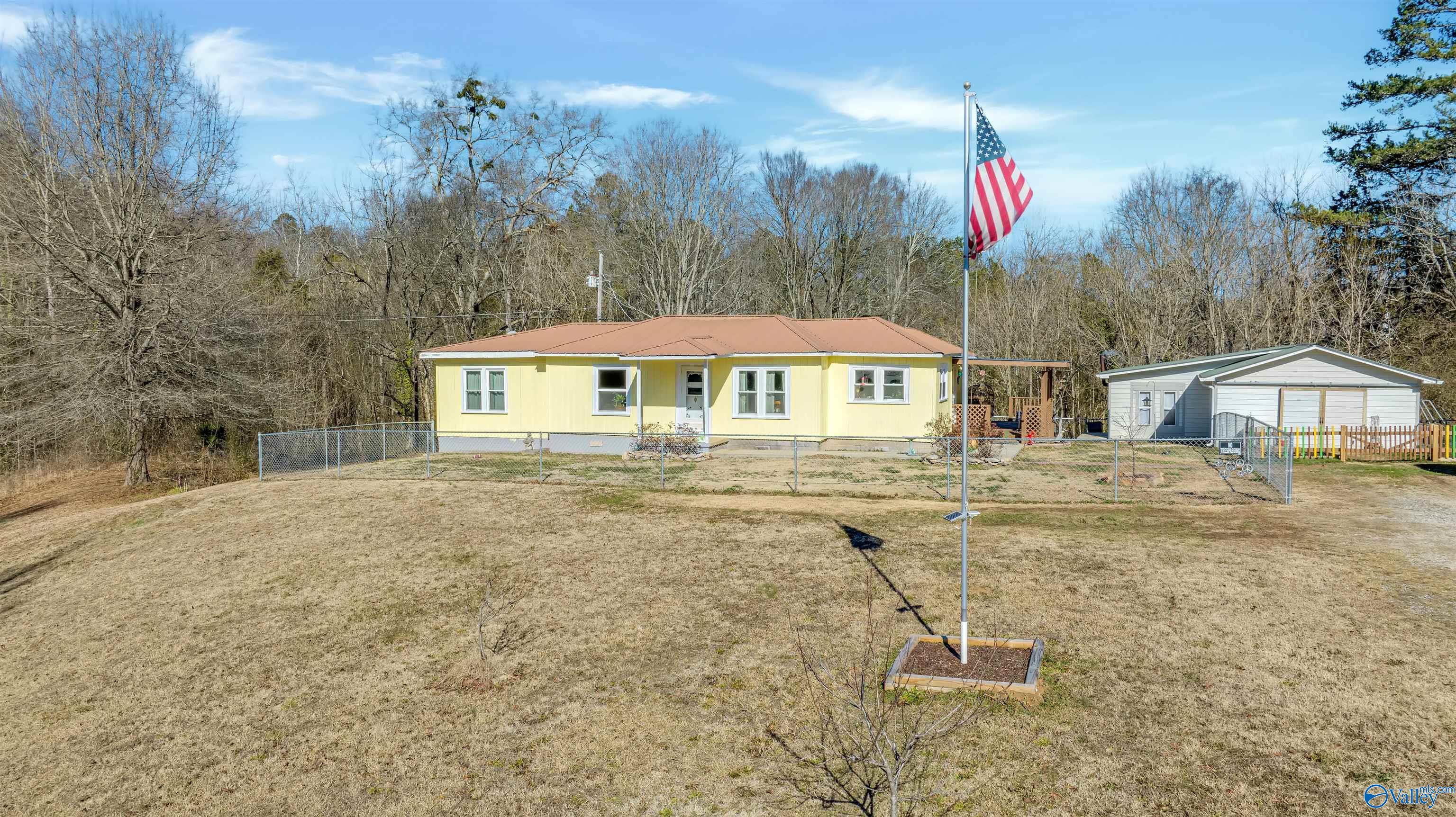 1184 County Road 835, Fort Payne, Alabama image 1