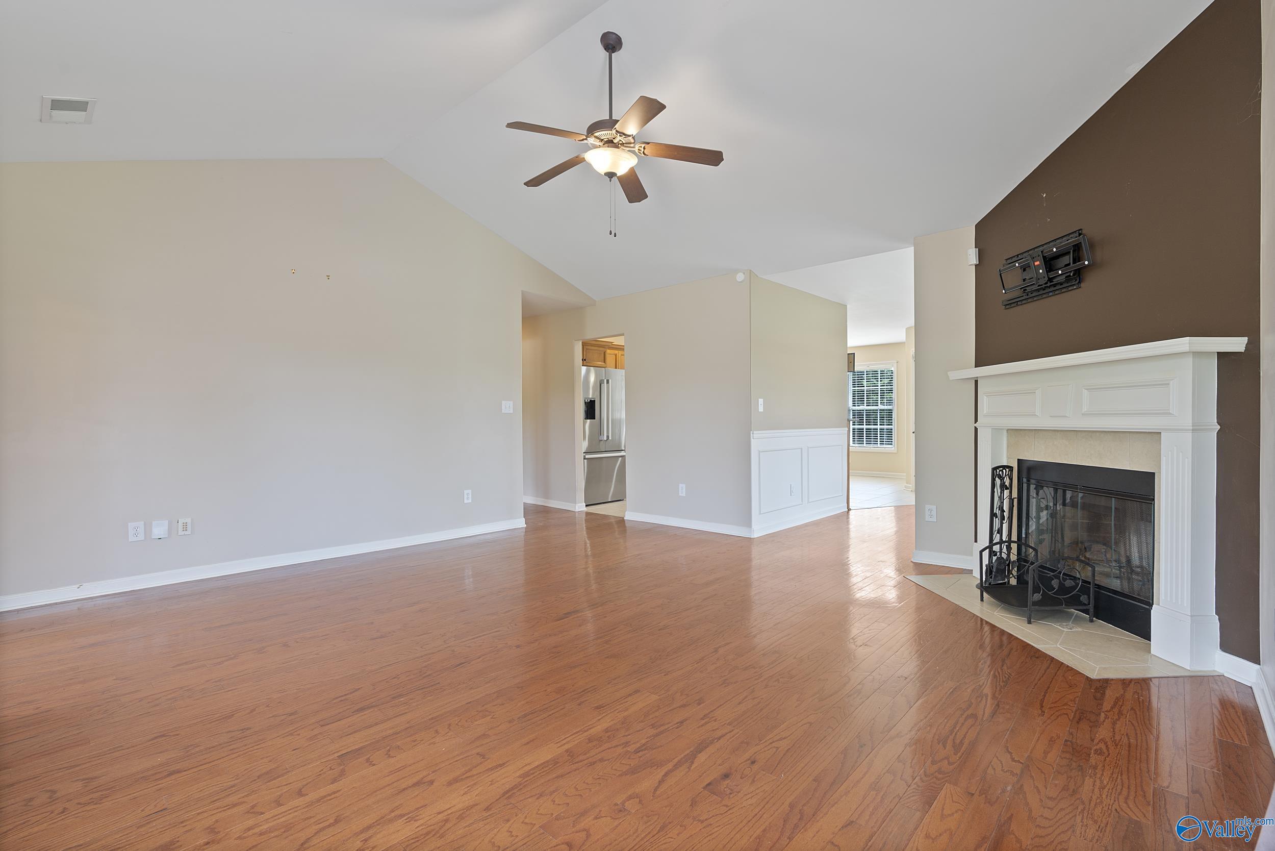 108 Landings Way Drive, Toney, Alabama image 5