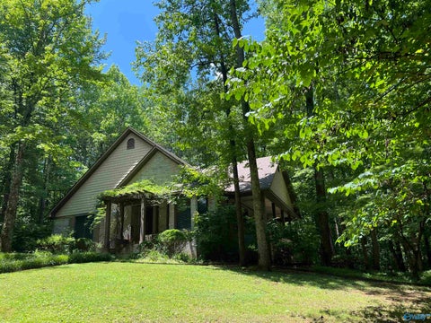 Homes For Sale - 17369 Meadows Road<br/> Athens, AL 35613