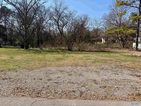 Vacant Land For Sale - 911 Mcdaniel Street<br/> Hartselle, AL 35640