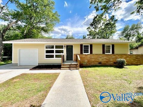 Photo of 4003 Grizzard Road, Huntsville, AL 35810 (MLS # 21917470)