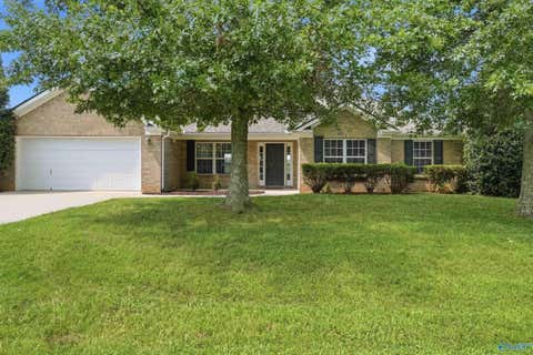 Homes For Sale - 184 Oakcrest Road<br/> Huntsville, AL 35811