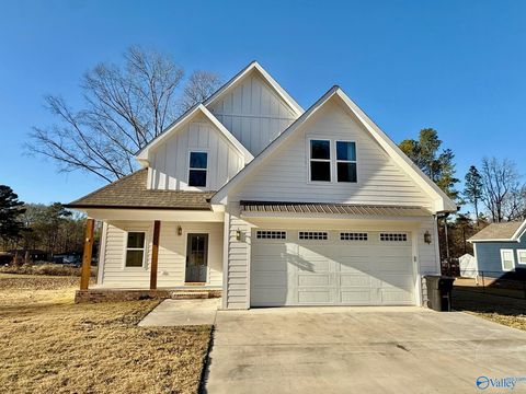 Photo of 4024 Browns Valley Road, Guntersville, AL 35976 (MLS # 21905706)