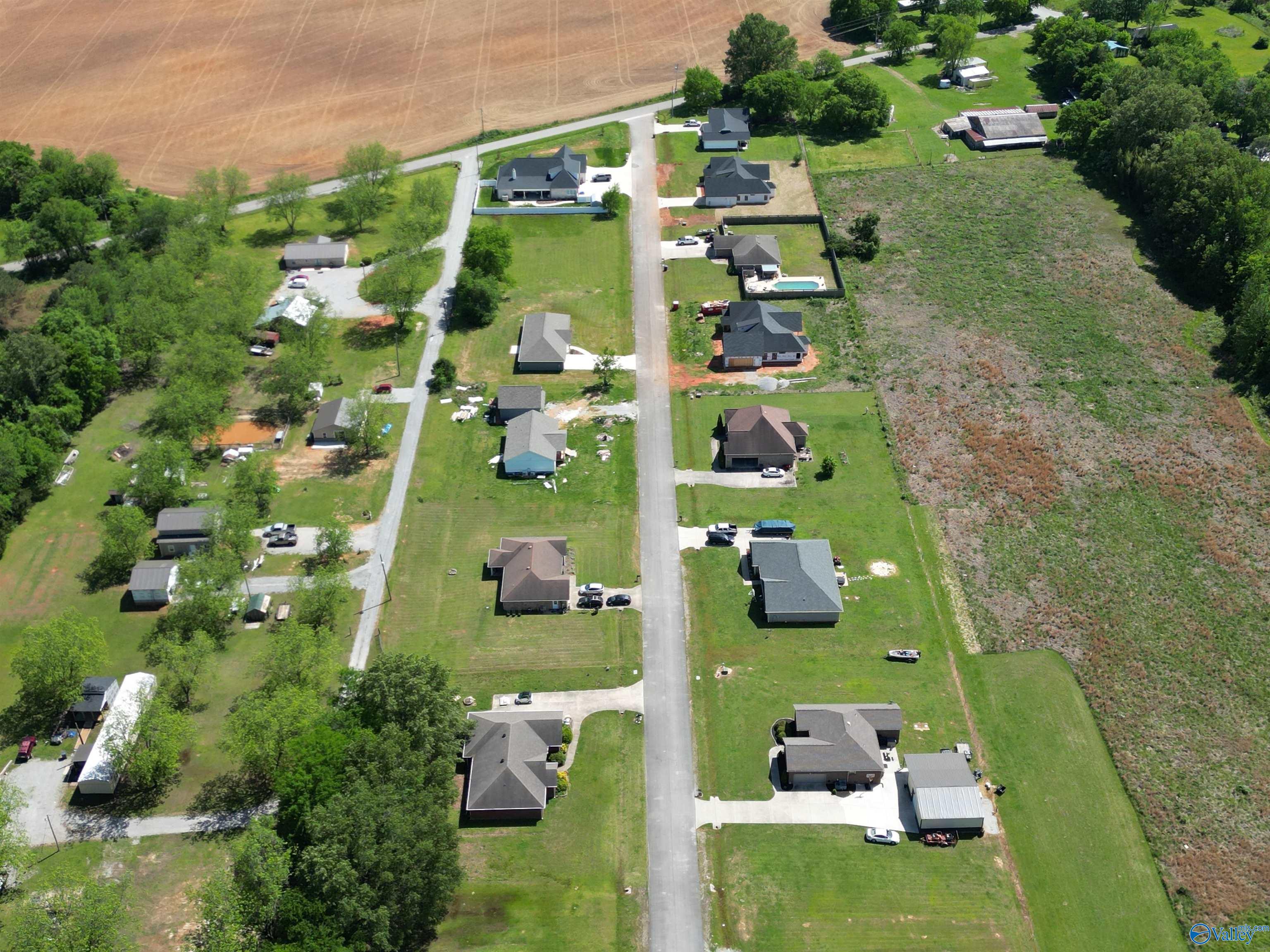 9-Acre Beaver Creek Road, Laceys Spring, Alabama image 6