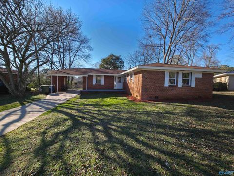 Homes For Sale - 2105 La Salle Road<br/> Huntsville, AL 35810