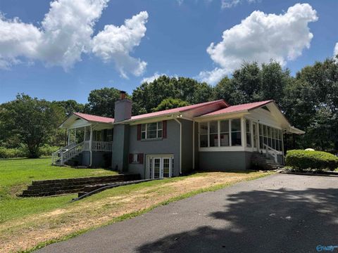 Homes For Sale - 3193 Georgia Mountain Road<br/> Guntersville, AL 35976