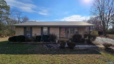 Homes For Sale - 51 Poplar Drive<br/> Rainsville, AL 35986