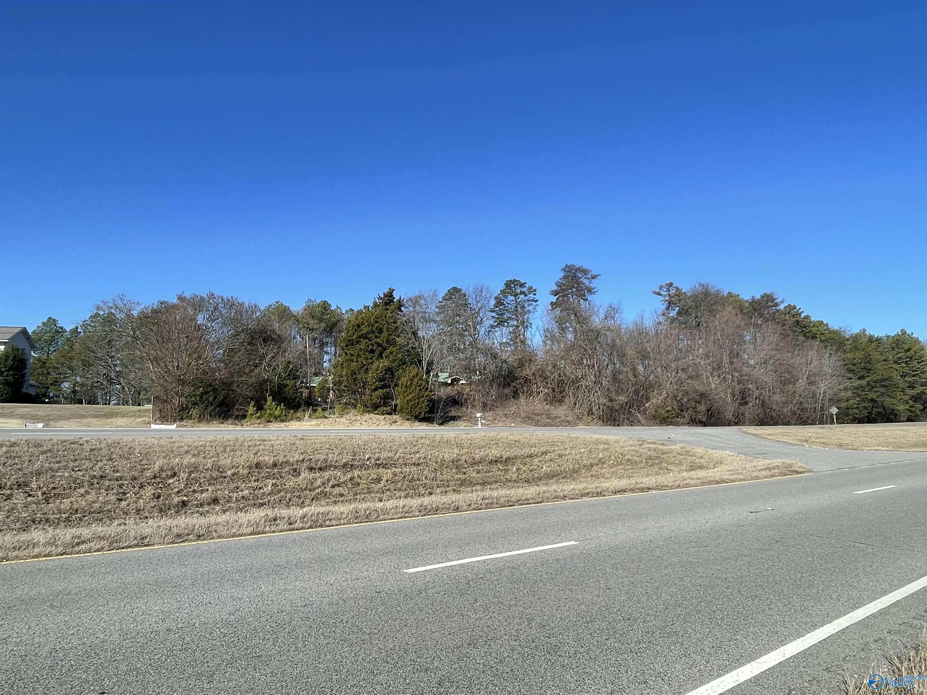 2829B Highway 231, Laceys Spring, Alabama image 2