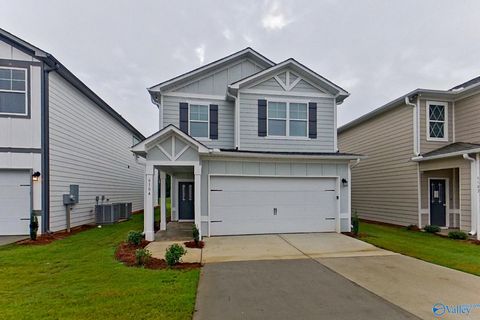Homes For Rent - 6104 Taramore Lane<br/> Huntsville, AL 35806