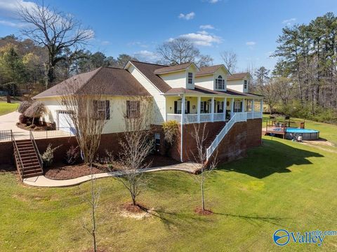 Photo of 172 Basher Drive, Gadsden, AL 35904 (MLS # 21913140)