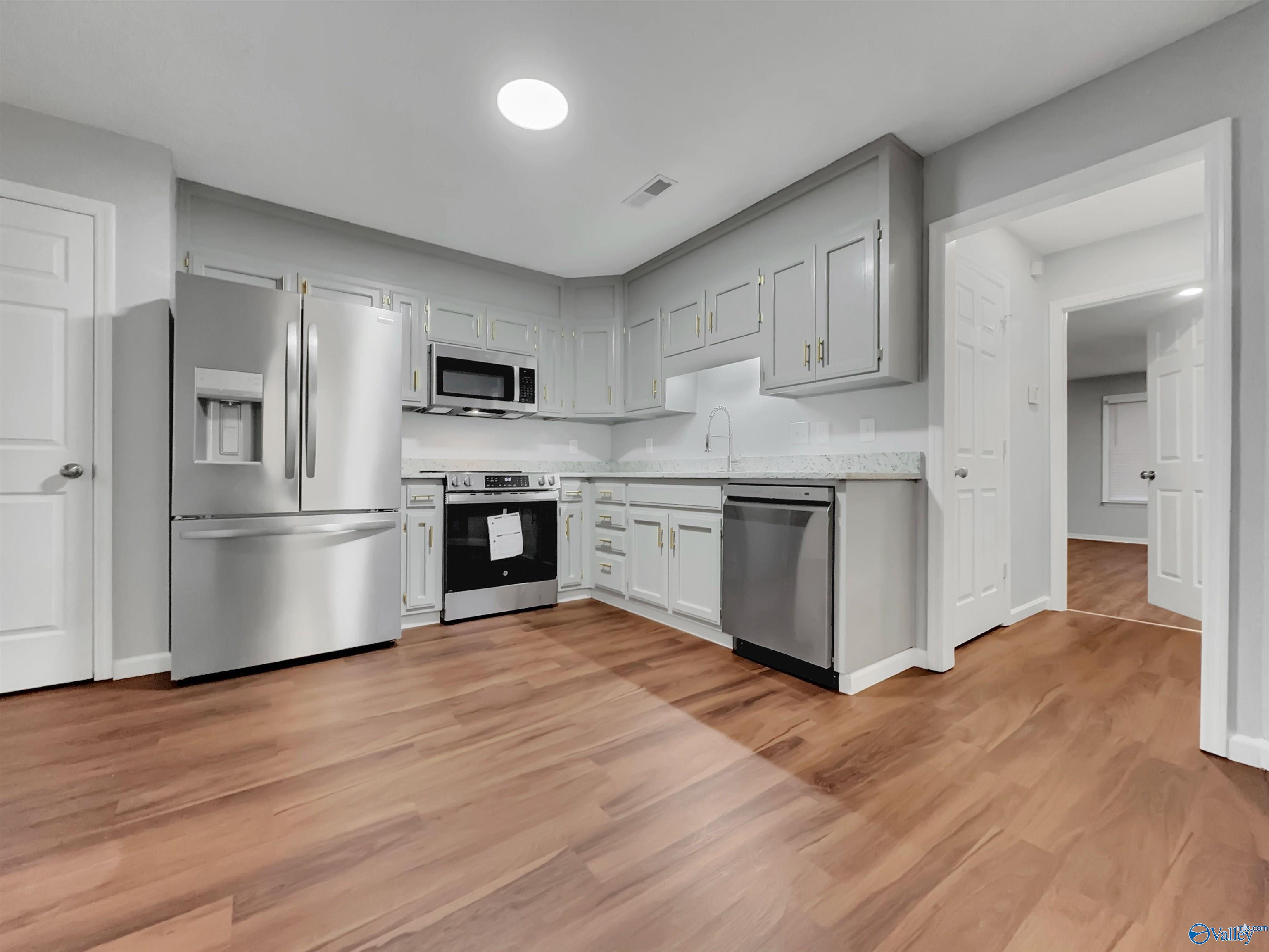 107 Patra Drive, Madison, Alabama image 4