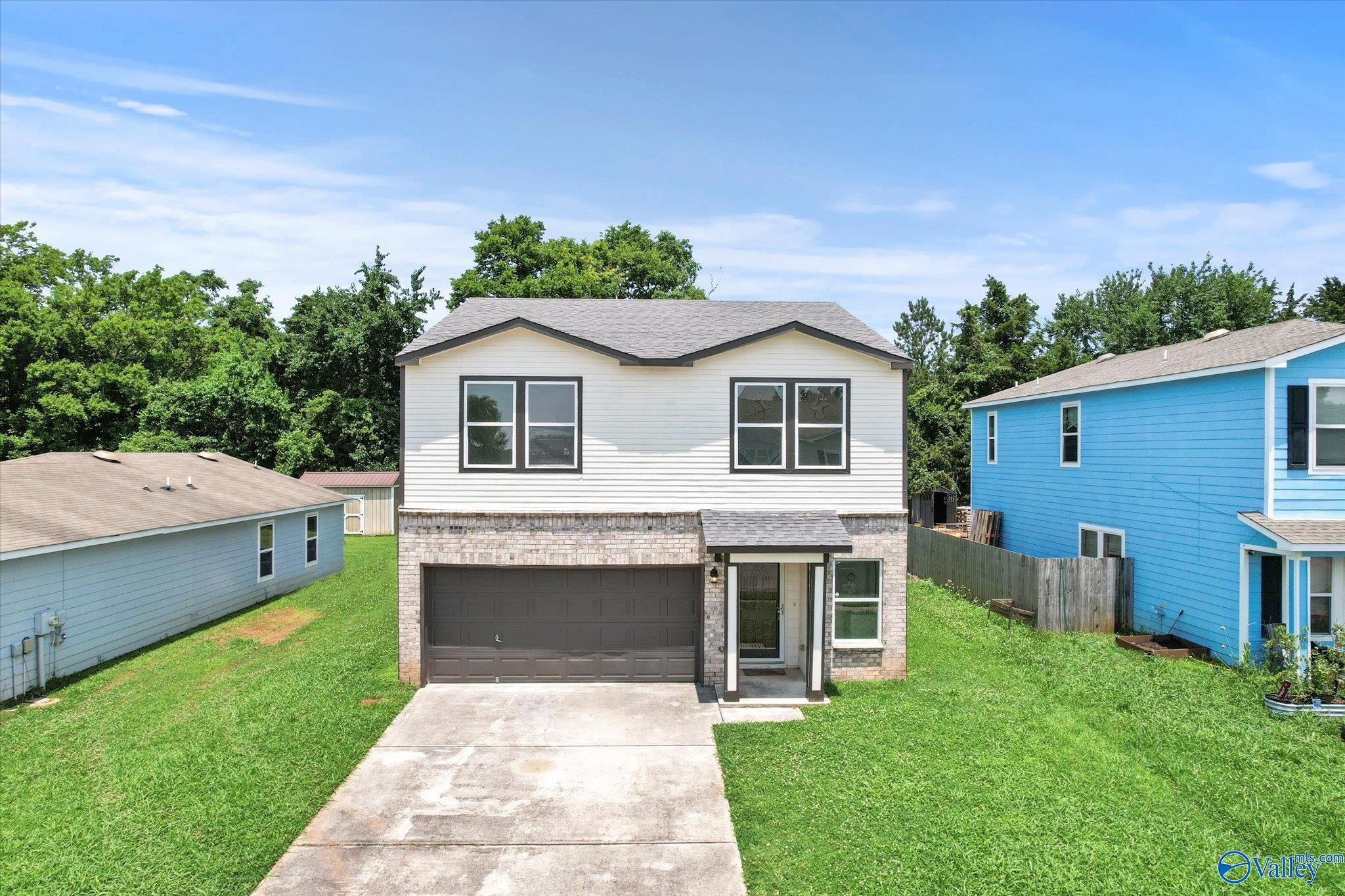 223 Dormont Drive NE